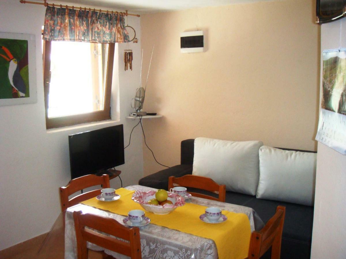 Apartmani Gracijela คาร์โลบัก ภายนอก รูปภาพ